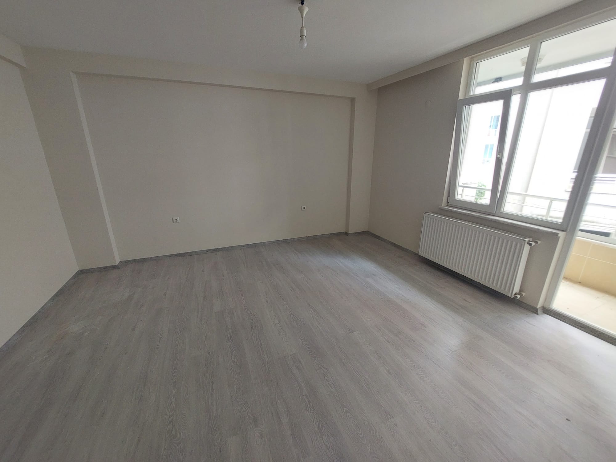CUMHURİYET MAHALLESİNDE DENİZE ÇOK YAKIN 3+1 KİRALIK DAİRE